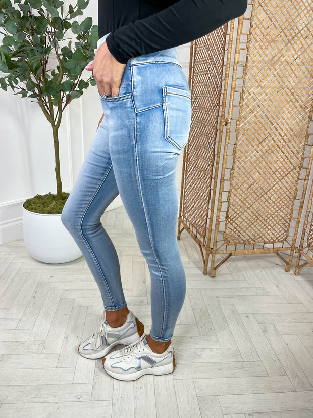 Cher Jean - Light Denim